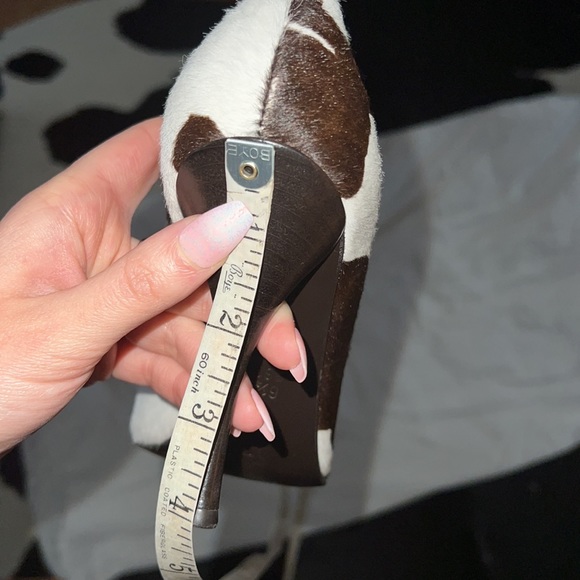 BCBG Max Azria Fur Cow Print Heels, size 6.5 - Picture 6 of 6